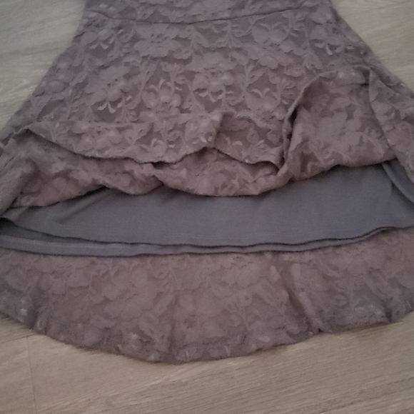 Grey floral lace dress - Picture 3 of 3